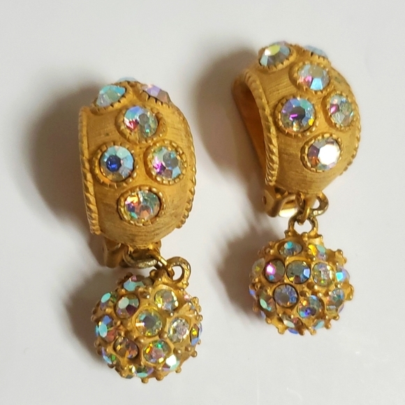 BLANCA Jewelry - Vintage Blanca Elegant Matte Gold Rhinestone Clip On Earrings